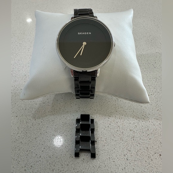 Skagen Ditte Stainless Steel Ceramic Women’s Watch 36mm Case Ref: SKW2303. - Picture 1 of 7